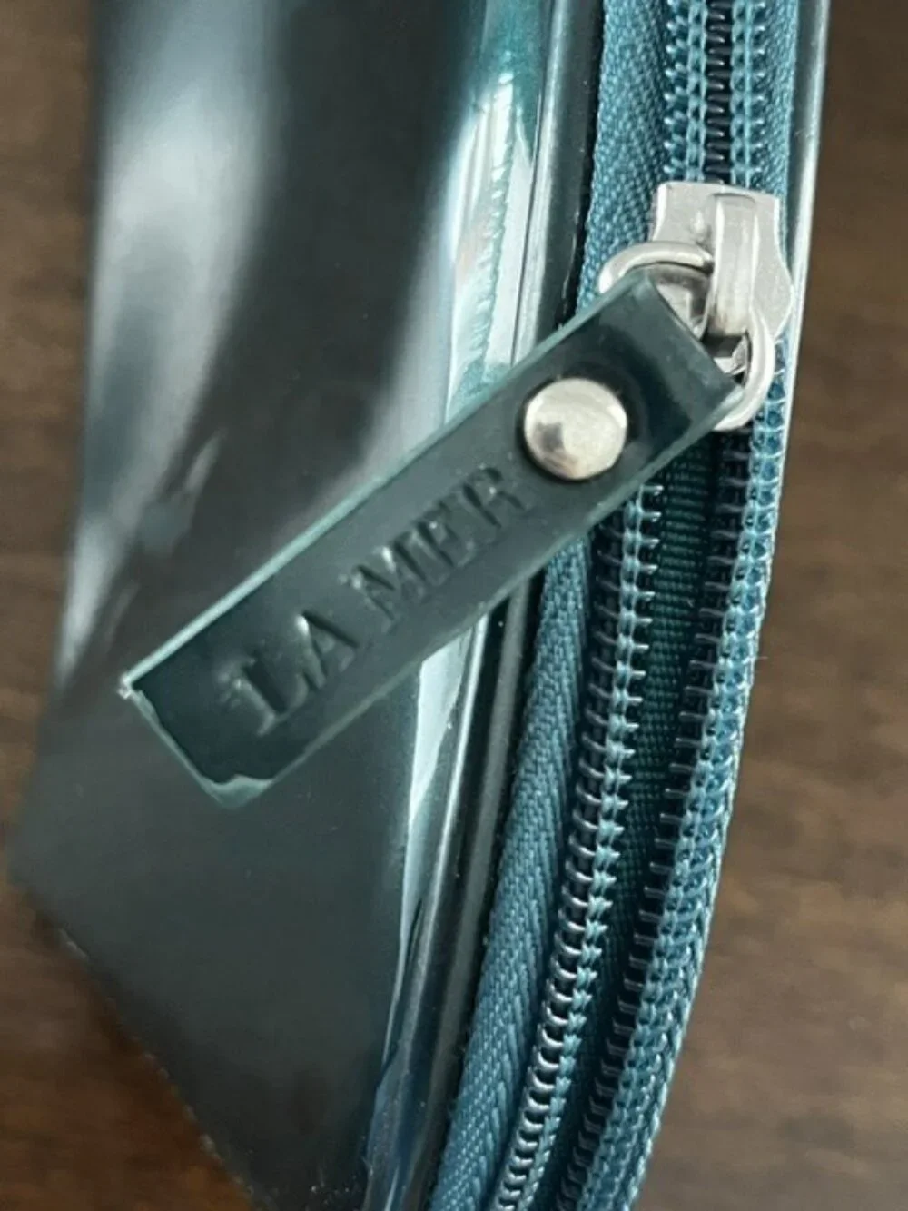 La Mer Glossy Teal Cosmetic Bag Zip Top